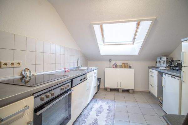 Küche mit Einbauküche