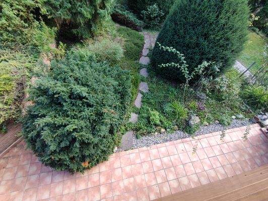 Blick vom Balkon in den Garten 1