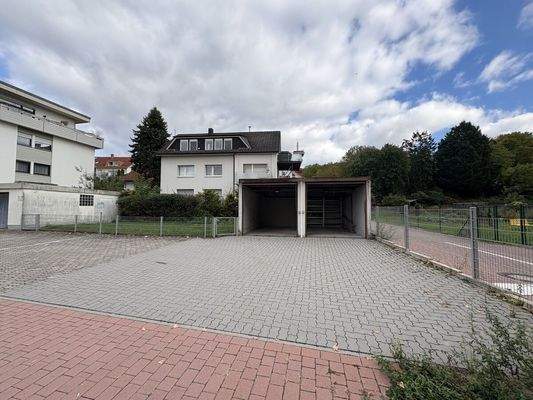 Garagen mit Grundstück