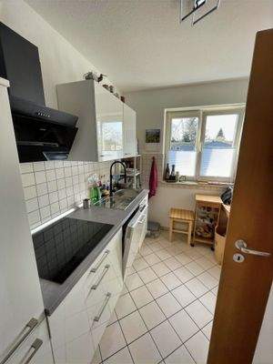 Küche mit Einbauküche