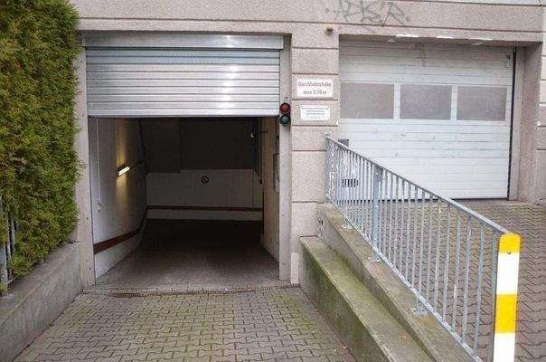 Einfahrt zur Tiefgarage
