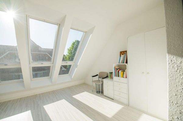 Kind 2, westlich, Ansicht 1