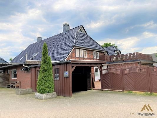 Rueckansicht-u.-Carport