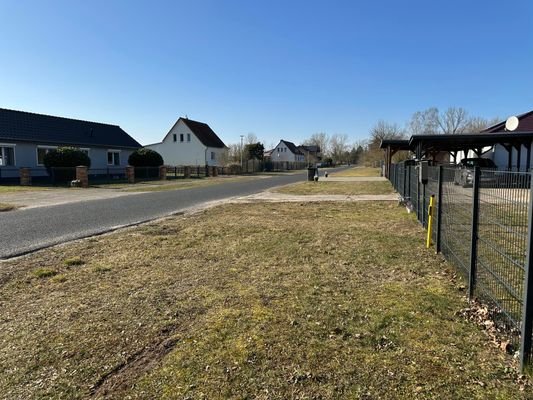 Blick zur Straße linke Seite