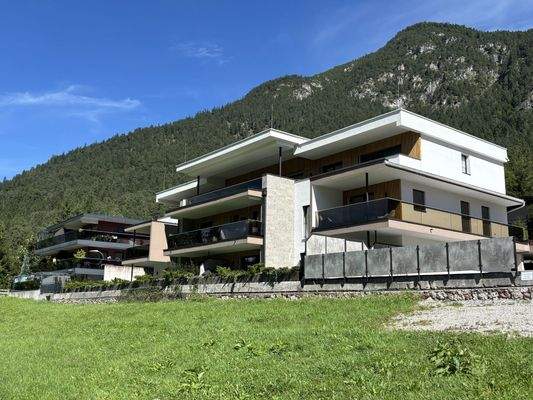 5C4E1231-BA89-44B5-884C-B06A155B06CE