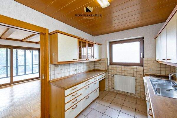 ...und direkt gegenüber liegt die Küche - der kurze Weg zum Morgenkaffee...