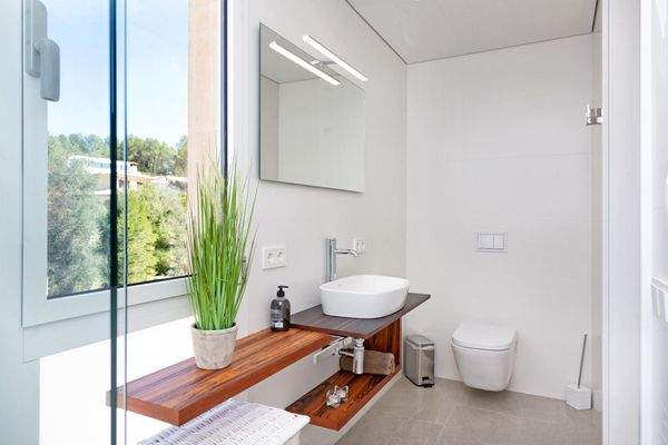 ee98f2c9-2bef-4764-ba38-6a1466d70e91