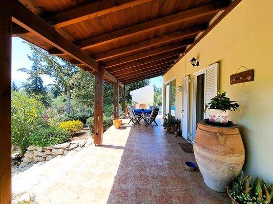 Kreta, Gavalochori: Charmante Landvilla mit drei Schlafzimmern und Pool zum Verkauf