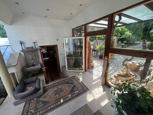 Foyer zum Haus und Nebengebäude