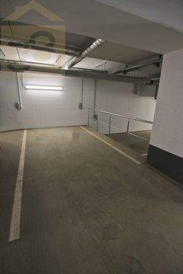 Tiefgaragenstellplatz