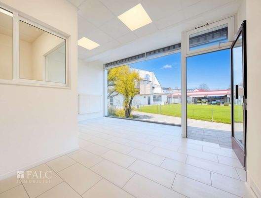 Fensterfront - (KI generiert)