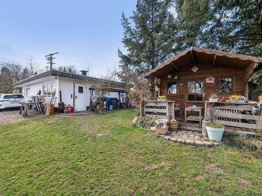 Werkstatt und Garage