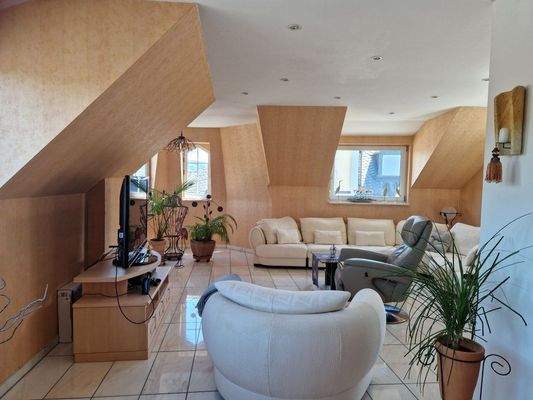 Wohnung 2 - Wohnzimmer 2 - Dachgeschoß