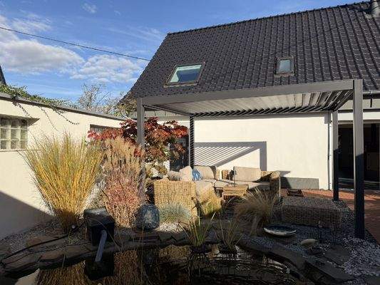 Innenhof mit Pergola