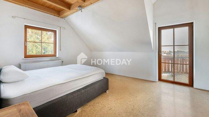 1. OG Schlafzimmer 1-1