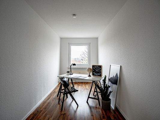 Helles Arbeitszimmer