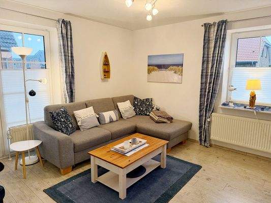 ... mit ansprechender Sofaecke