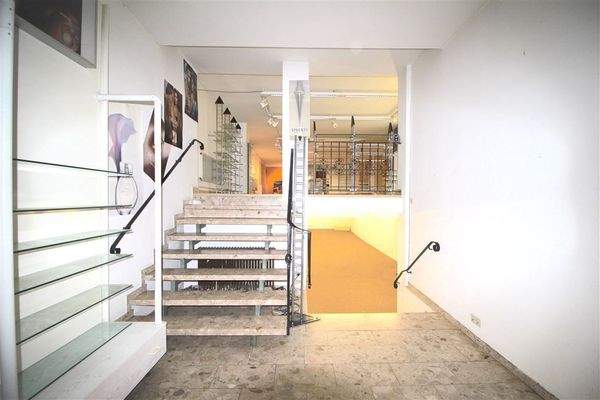 Gewerbefläche zweigeteilt