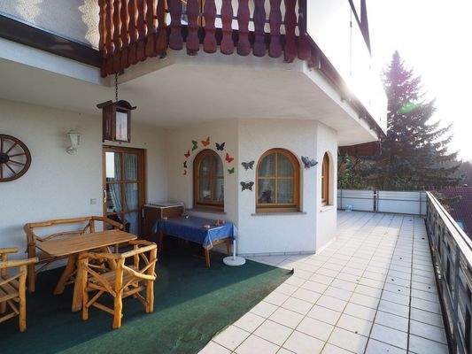 Großzügige Terrassen