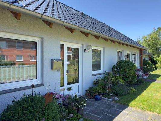 Frontansicht Reihenhaus