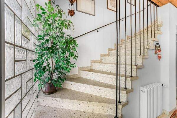 Impression Treppenhaus mit viel Tageslicht