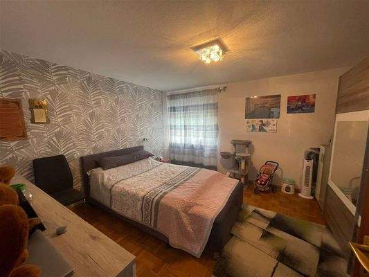 Schlafzimmer (Weitwinkelaufnahme)