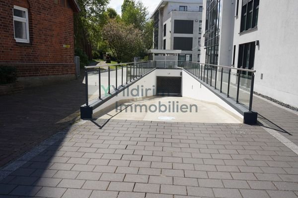 Tiefgarageneinfahrt
