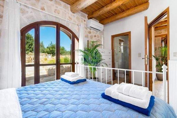 Kreta, Melidoni: Kretisches Steinhaus mit Swimmingpool zu verkaufen