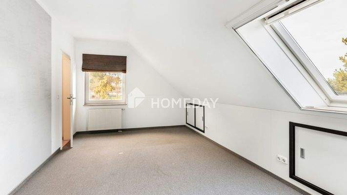 1. OG Schlafzimmer 1