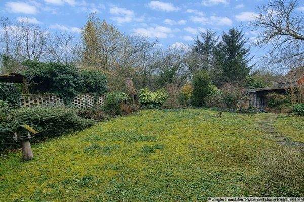 02a Idyllischer Garten (2)