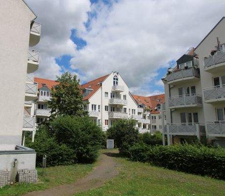 Nachbarschaftsbebauung Hinterhof