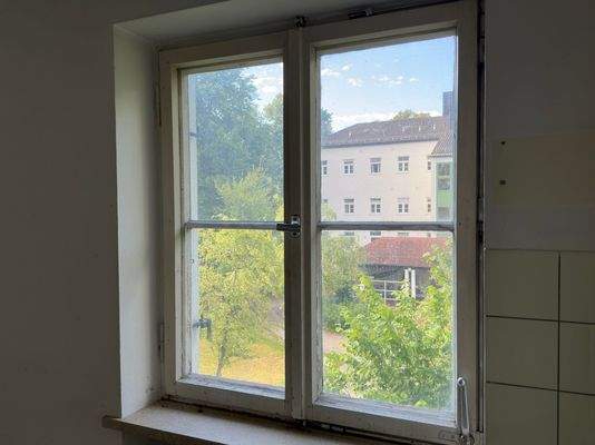 Haus C Blick zum Haupthaus