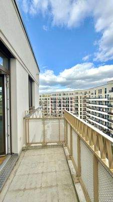 20250930_122512779_iOS