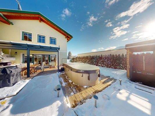 Ansicht West mit Garten