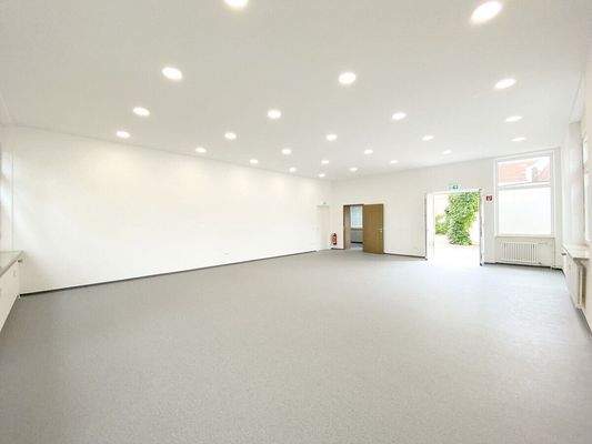 Andere Ansicht 80 qm Lagerraum