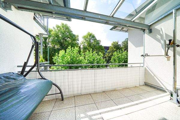 überdachter Süd-Balkon (10qm)