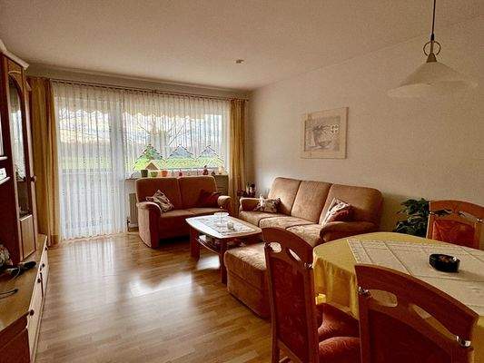 Wohnen mit Blick Richtung Balkon