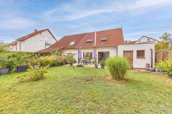 Garten und Rückansicht