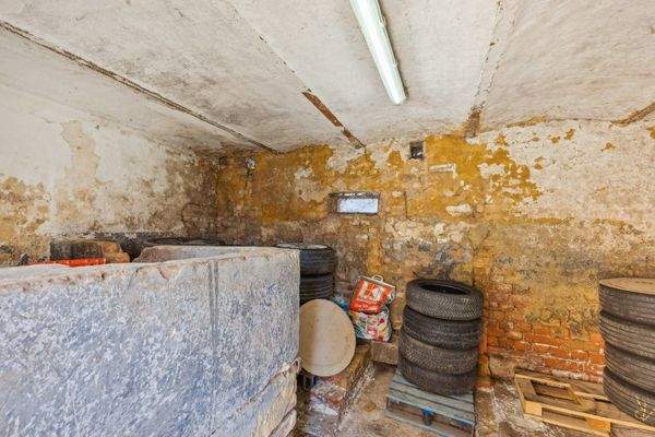 ehemaliger Stall mit Hofzugang 