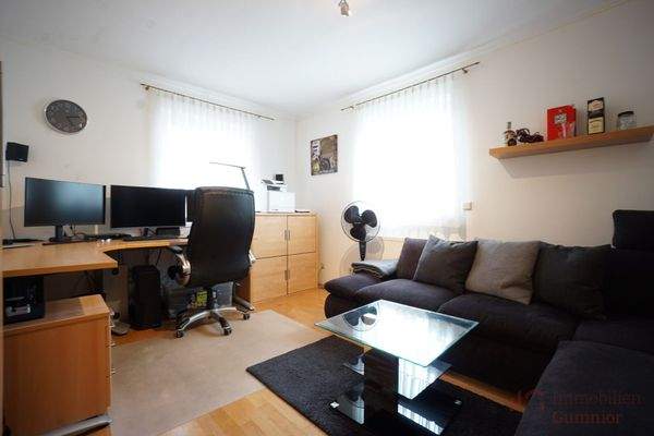 Büro/Schlafzimmer im EG