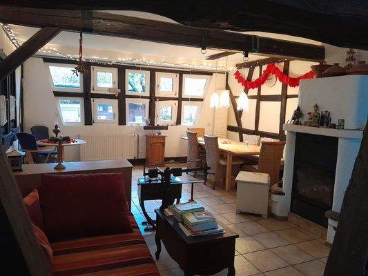 Wohnzimmer mit Ofen