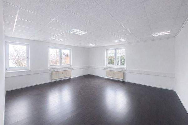 großzügige Räume  EG