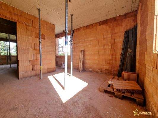 Zimmer mit Schrankraum