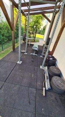 Gartenüberdachtfitness