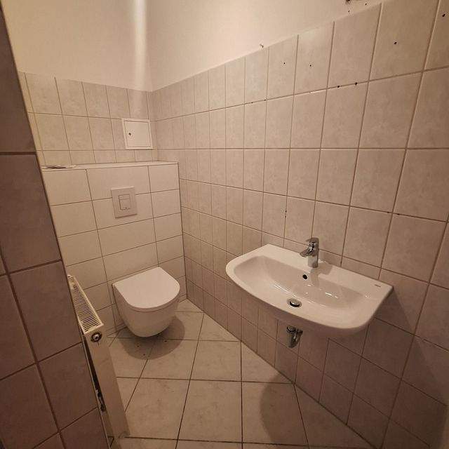 Stilvolle 3-Zimmer-Wohnung mit großem Privatgarten, Balkon und hochwertiger Sanierung in Jena - Photo 5