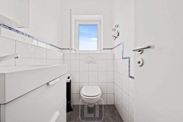 Separates WC mit Fenster