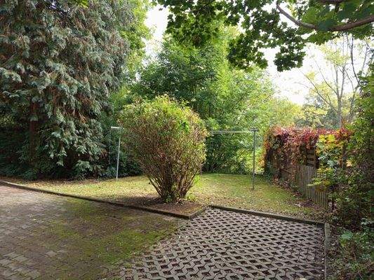 Gartenansicht mit Grünfläche