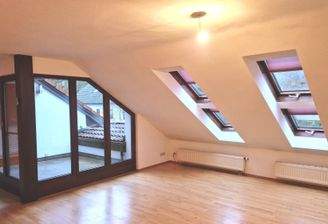 Wohn-/Esszimmer zur Loggia.jpg