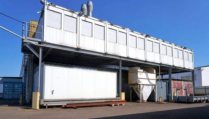 008_Technisches Büro von außen Südseite.jpg