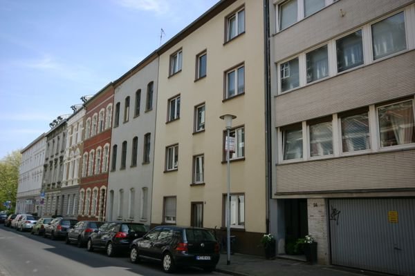 Straßenfront.JPG